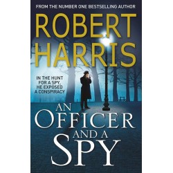 An Officer and a Spy [Paperback]